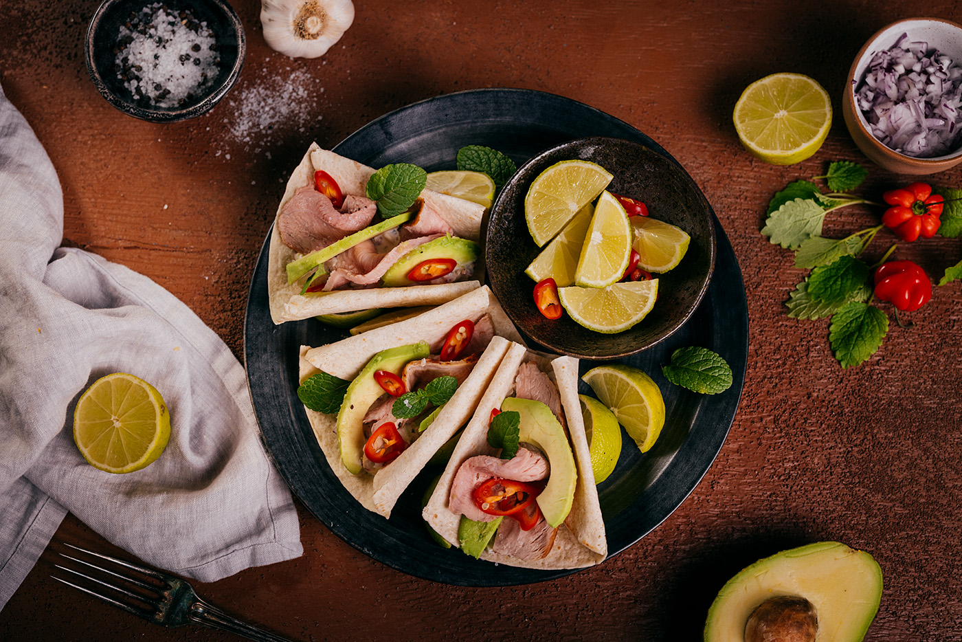 Tacos s bravčovým stehnom a avokádom