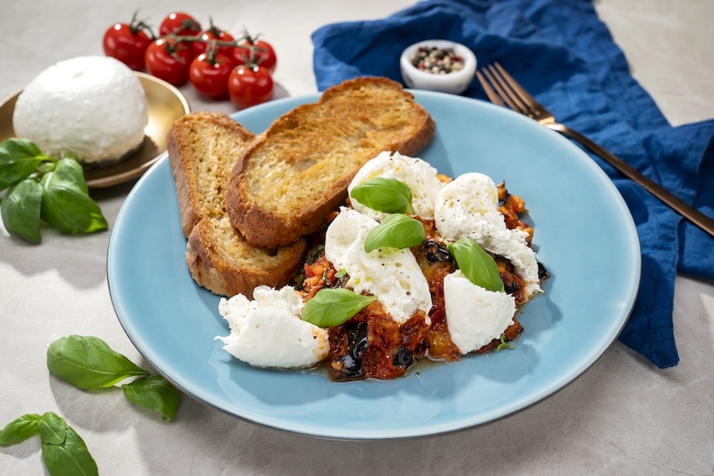 Burrata s baklažánovým ragú