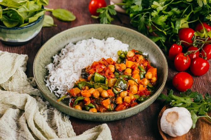 Cícerové ragú so zeleninou a basmati ryžou