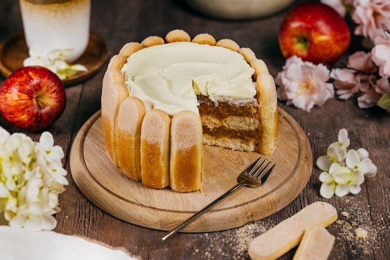 Bezlaktózová nepečená jablková torta šarlota