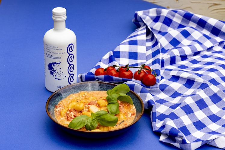 Zemiakové gnocchi s omáčkou z pečených paradajok a fety