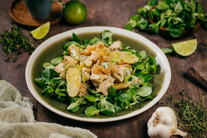 Zapekané kuracie prsia s karfiolom a smotanovo - arašidovou omáčkou