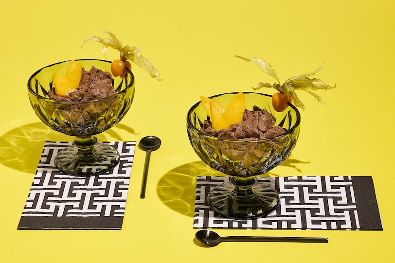 Zamatová čokoládová pena z tofu s mangom