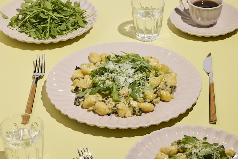 Gnocchi s cuketou, kaparami a parmezánom