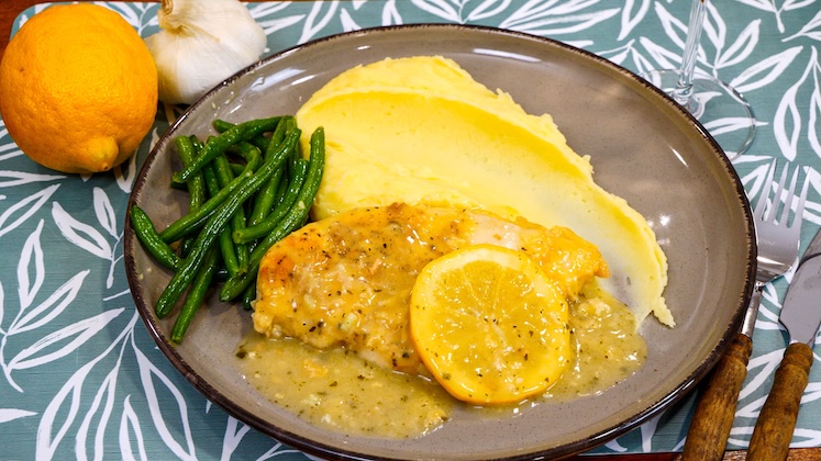 Kuracie prsia s citrónovou omáčkou, zemiakovou kašou na francúzsky spôsob