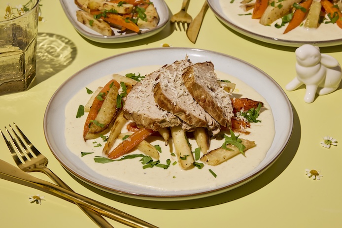 Teľacie stehno s chrenovou omáčkou a zeleninou