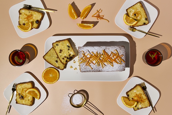 Tvarohový chlebík s hrozienkami a pomarančom