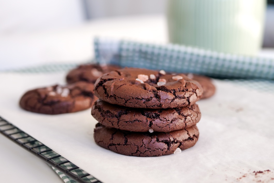 Vláčne čokoládové cookies so soľou
