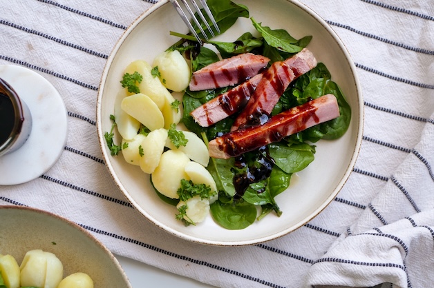Steak z tuniaka s balzamikovou omáčkou